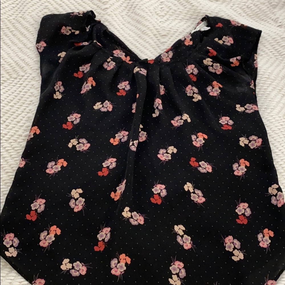 LAUREN CONRAD: floral blouse